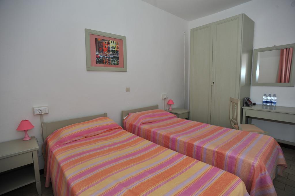 Albergo Dei 10 Colori プロッキオ エクステリア 写真